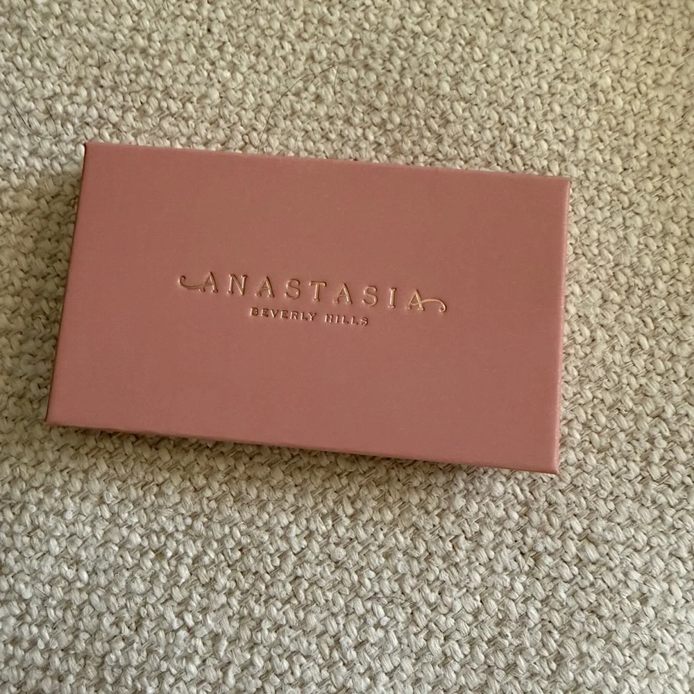 ABH Glam To Go Palette NIB Travel Size Neutral Glam